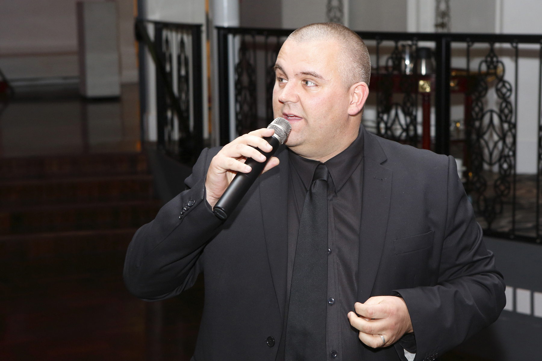 Nick Logan MC at a wedding